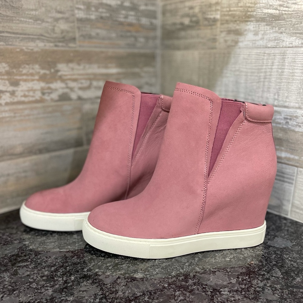 Kenneth Cole New York pink suede wedge heel boots. Size 7 and 7.5. New